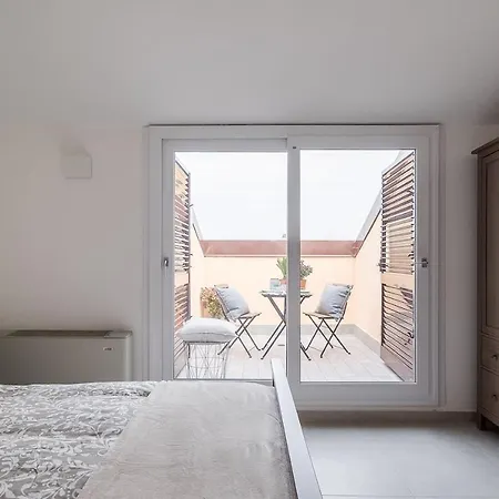Realkasa Train Plaza Apartment *