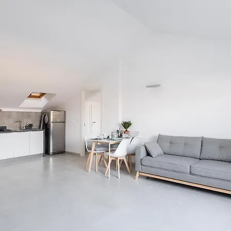Apartment Realkasa Train Plaza