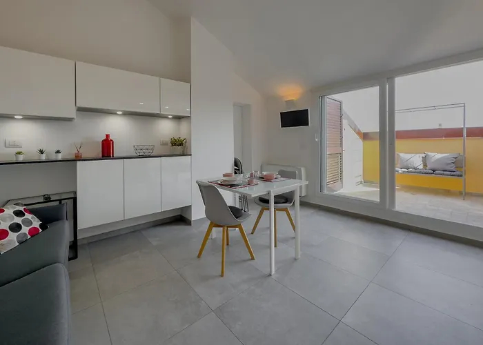 Realkasa Train Plaza