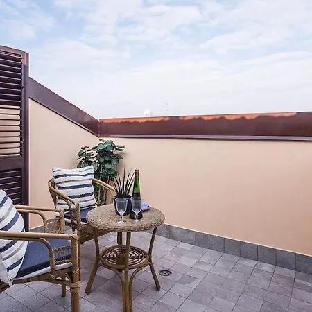 公寓 Realkasa Train Plaza *