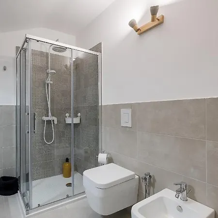 Realkasa Train Plaza Apartmán *